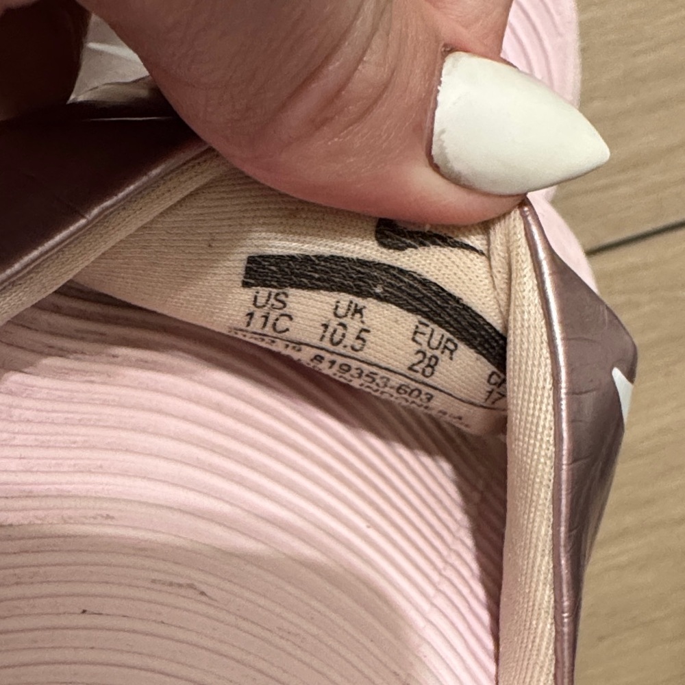 Girls Nike Pink Slide Sandals with Metallic Rose Strap - Picture 4 of 4